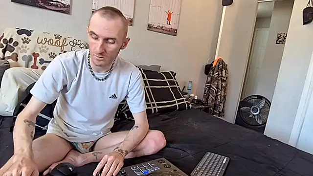 pyrowuff online show from February 10, 9:52 pm