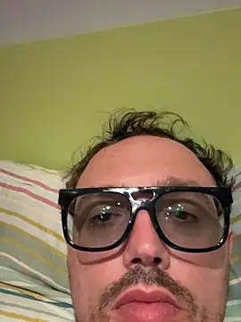 Snapshot of minga1995 chatting on September 21, 10:10 pm minga1995 online show from September 21, 10:10 pm