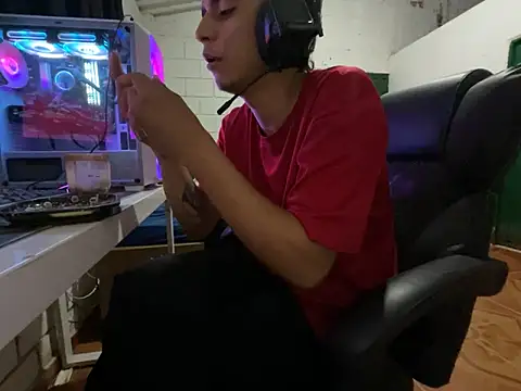 Max TheHorseDick online show from April 6, 3:47 am