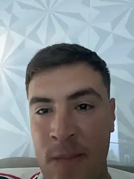 urielpereira online show from April 5, 8:05 pm