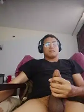 Mghty-cockl88 online show from February 19, 3:41 pm