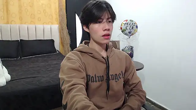 Snapshot of Elio-cam chatting on January 4, 2:14 pm Elio-cam online show from January 4, 2:14 pm