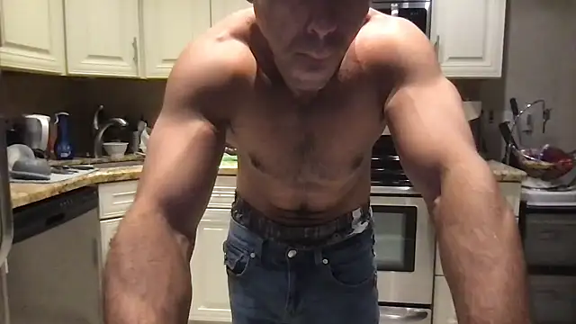 BigGuyMuscle online show from November 15, 4:25 am