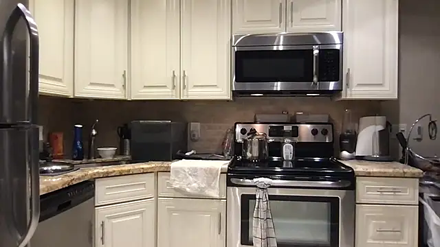 BigGuyMuscle online show from October 31, 5:53 am