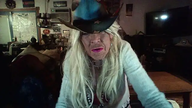 CROSSCOUNTRY1 online show from January 9, 9:58 am