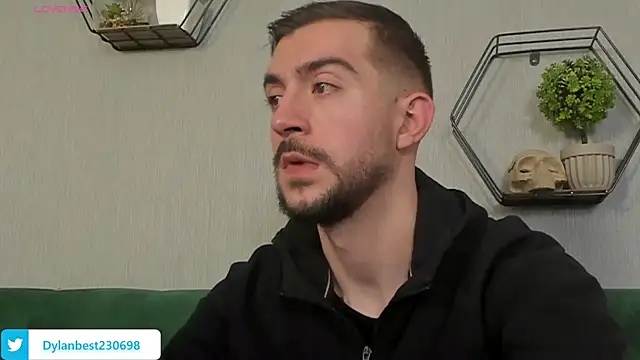 Snapshot of Dylan_Best chatting on October 6, 1:54 am Dylan Best online show from October 6, 1:54 am