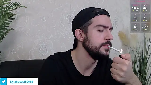Snapshot of Dylan_Best chatting on December 7, 5:15 am Dylan Best online show from December 7, 5:15 am