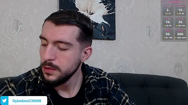 Snapshot of Dylan_Best chatting on January 2, 10:22 pm Dylan Best online show from January 2, 10:22 pm