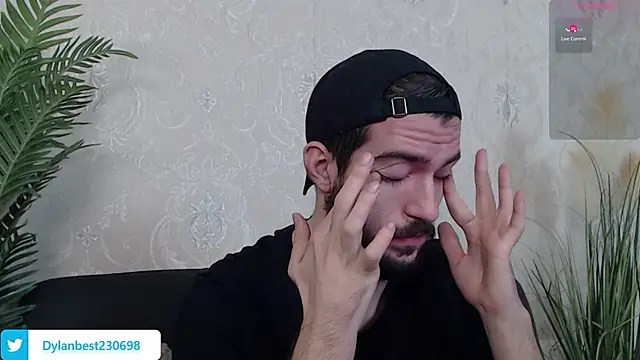 Snapshot of Dylan_Best chatting on December 10, 6:33 am Dylan Best online show from December 10, 6:33 am