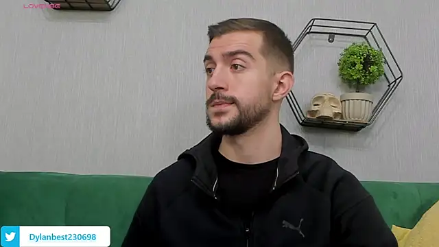 Snapshot of Dylan_Best chatting on October 7, 8:46 pm Dylan Best online show from October 7, 8:46 pm