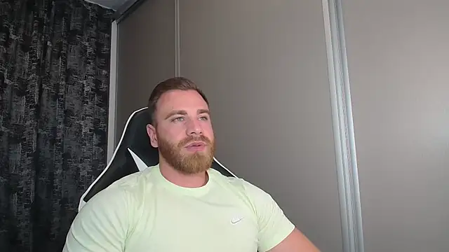 Snapshot of Thori92 chatting on September 8, 5:56 pm Thori92 online show from September 8, 5:56 pm