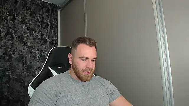 Thori92 online show from November 6, 6:55 pm