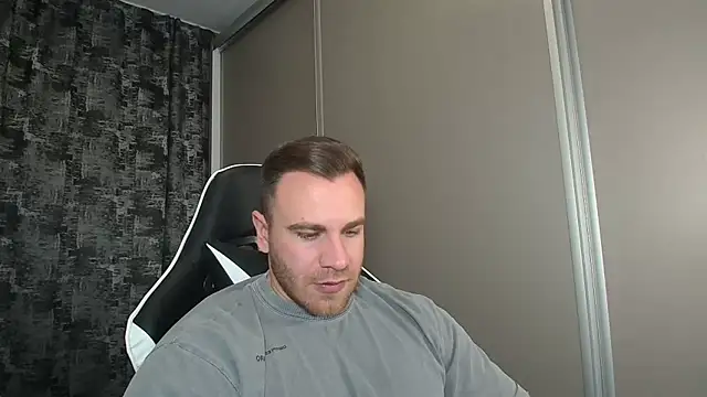 Snapshot of Thori92 chatting on January 3, 6:03 pm Thori92 online show from January 3, 6:03 pm
