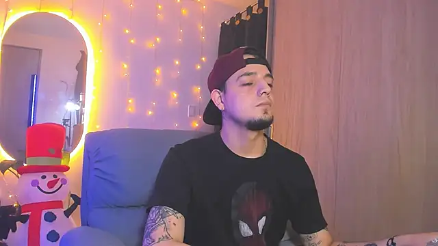 alejandro calderon1 online show from December 13, 4:11 am