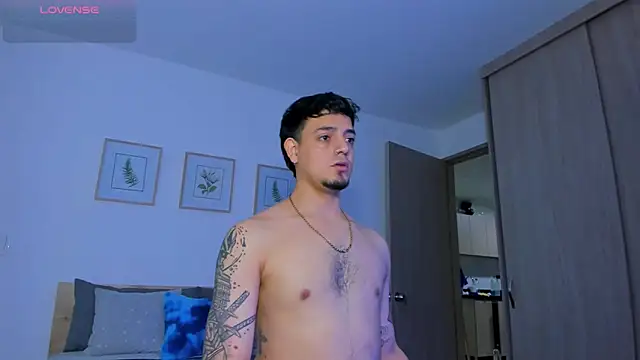 alejandro calderon1 online show from November 26, 12:02 am