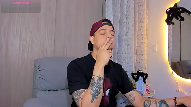 alejandro calderon1 online show from October 13, 5:13 am