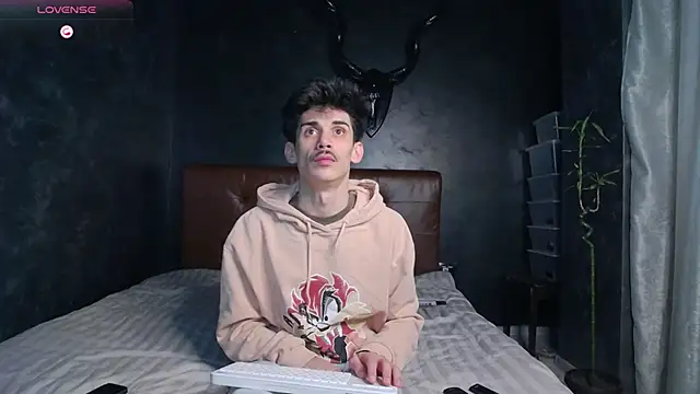 DanielCrush1 online show from March 27, 1:01 pm