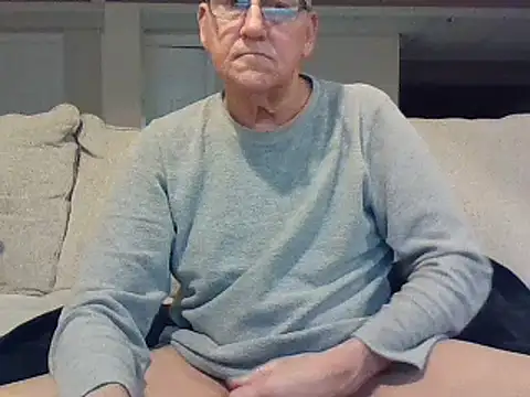 Snapshot of takeitall101 chatting on February 15, 9:27 am takeitall101 online show from February 15, 9:27 am