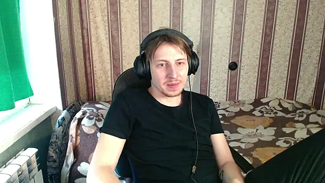 darienlarge online show from November 30, 7:54 am