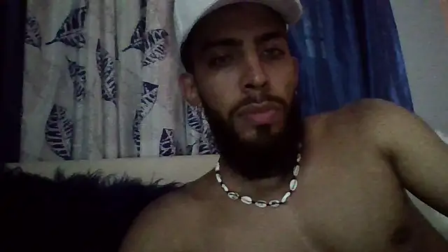 Snapshot of Alessandro__Rossi chatting on March 6, 11:31 pm Alessandro Rossi online show from March 6, 11:31 pm