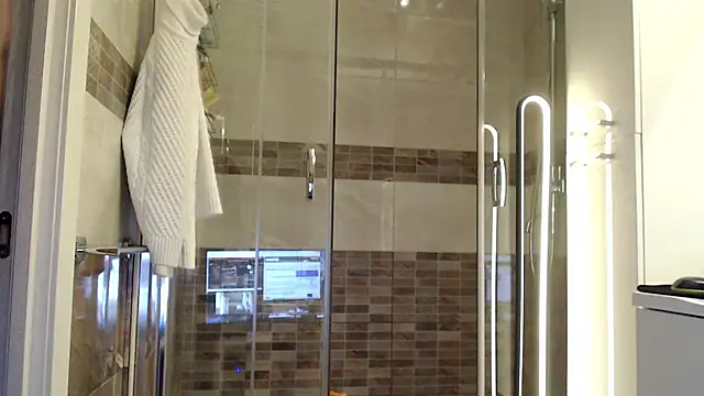 LoganAthletic online show from January 2, 9:43 am