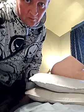 taurada76 online show from February 7, 6:13 pm