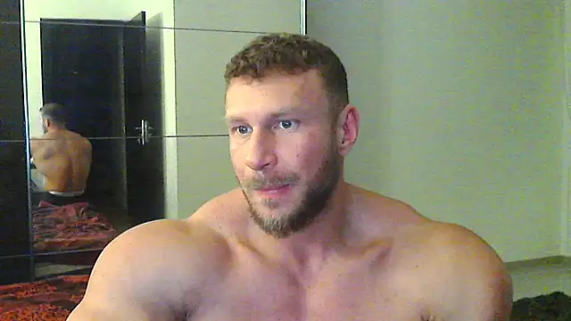 Snapshot of muscularkevin chatting on December 16, 2:38 pm muscularkevin online show from December 16, 2:38 pm