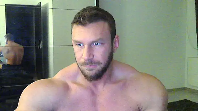Snapshot of muscularkevin chatting on March 8, 4:41 am muscularkevin online show from March 8, 4:41 am