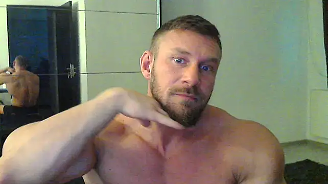 Snapshot of muscularkevin chatting on February 17, 3:09 pm muscularkevin online show from February 17, 3:09 pm