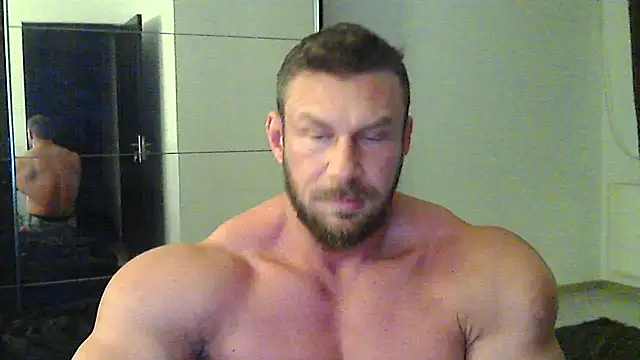 Snapshot of muscularkevin chatting on March 12, 4:51 am muscularkevin online show from March 12, 4:51 am
