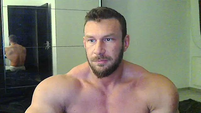 Snapshot of muscularkevin chatting on March 10, 4:38 am muscularkevin online show from March 10, 4:38 am