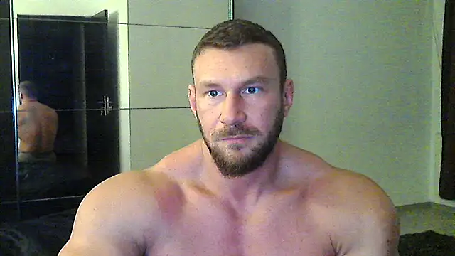Snapshot of muscularkevin chatting on October 19, 3:22 am muscularkevin online show from October 19, 3:22 am