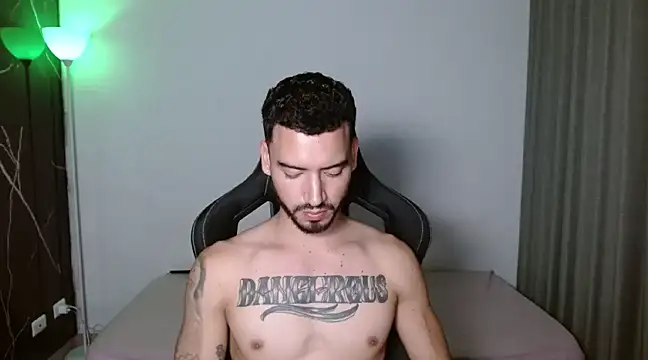 Snapshot of Dangerous-Men chatting on February 13, 5:26 am Dangerous-Men online show from February 13, 5:26 am