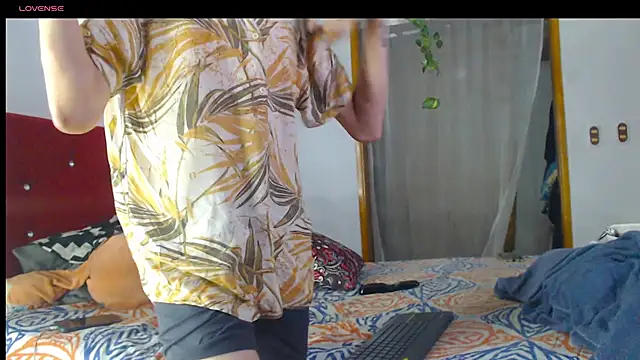 LAICK 01 online show from April 22, 5:14 am