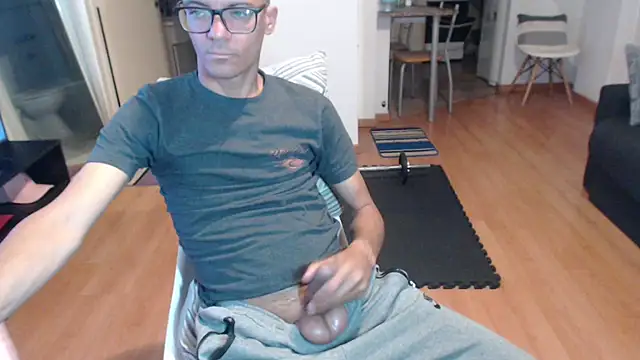 guachin hunk online show from November 8, 11:19 pm