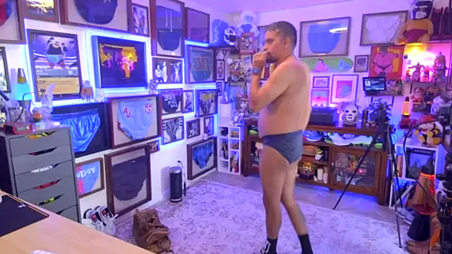 Briefs bud online show from November 27, 8:12 pm