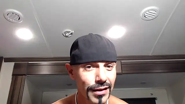 ThickD2C online show from December 1, 8:12 pm