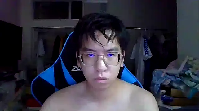 Snapshot of charlie_xdd chatting on December 10, 12:16 pm charlie xdd online show from December 10, 12:16 pm