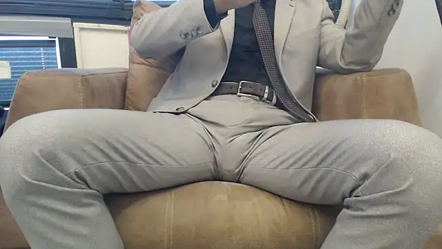 masterxmonster online show from February 3, 7:07 am