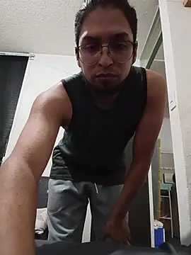 BossyTrio online show from February 1, 1:37 am