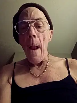 Bigirl4you online show from April 6, 7:53 am