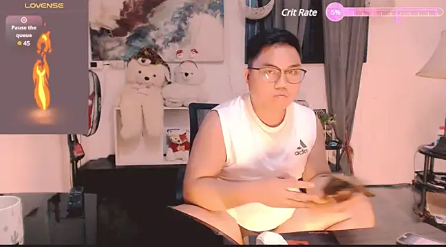 Snapshot of Hardking_69 chatting on December 11, 12:49 pm Hardking 69 online show from December 11, 12:49 pm