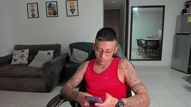 Snapshot of SIXXTOLOVE18 chatting on September 11, 4:44 am SIXXTOLOVE18 online show from September 11, 4:44 am