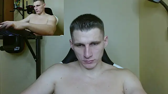 Snapshot of PoliglotJoe chatting on December 17, 4:22 pm PoliglotJoe online show from December 17, 4:22 pm