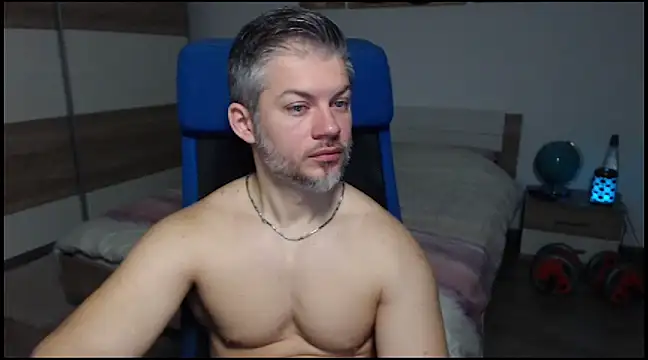 RobbyShawz online show from December 10, 6:01 am