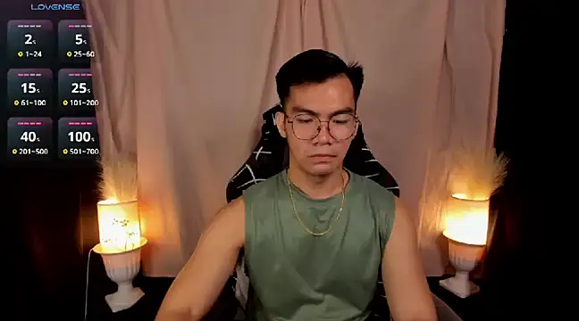 000batman000 online show from February 13, 12:57 am