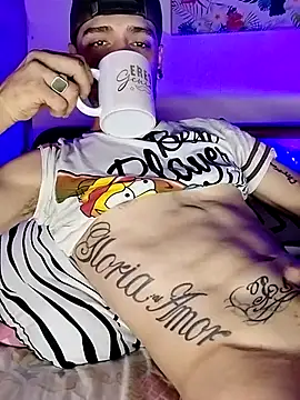 iamxandertv online show from November 4, 1:56 pm