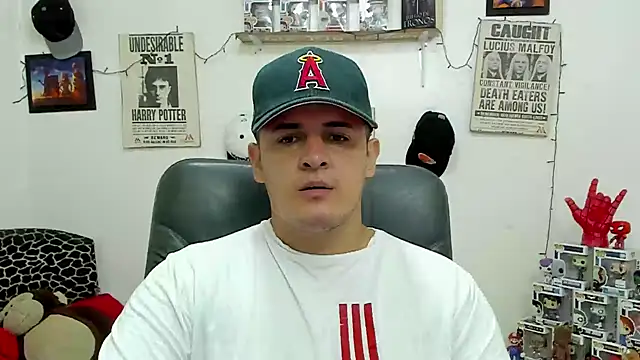 Snapshot of ney_22 chatting on February 7, 3:13 am ney 22 online show from February 7, 3:13 am