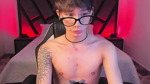 AndyWiilliams online show from February 6, 10:17 pm