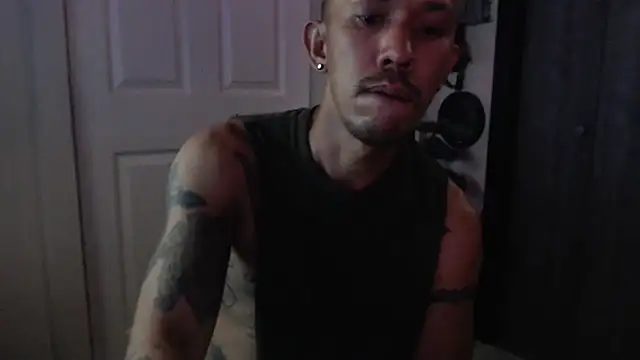 Snapshot of inc25cb@xh chatting on January 17, 5:21 am inc25cbxh online show from January 17, 5:21 am